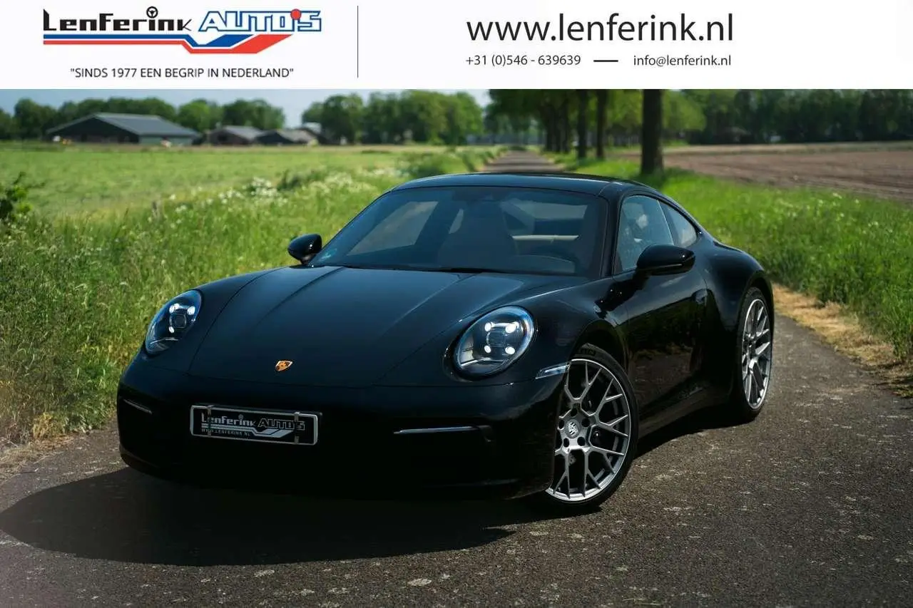 Photo 1 : Porsche 992 2023 Petrol