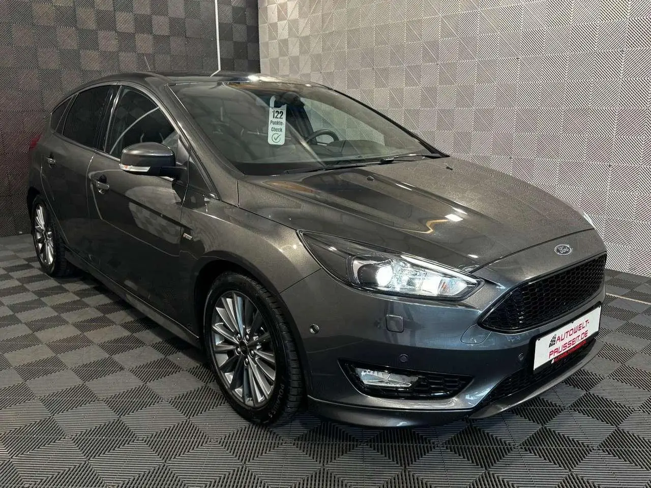 Photo 1 : Ford Focus 2018 Petrol