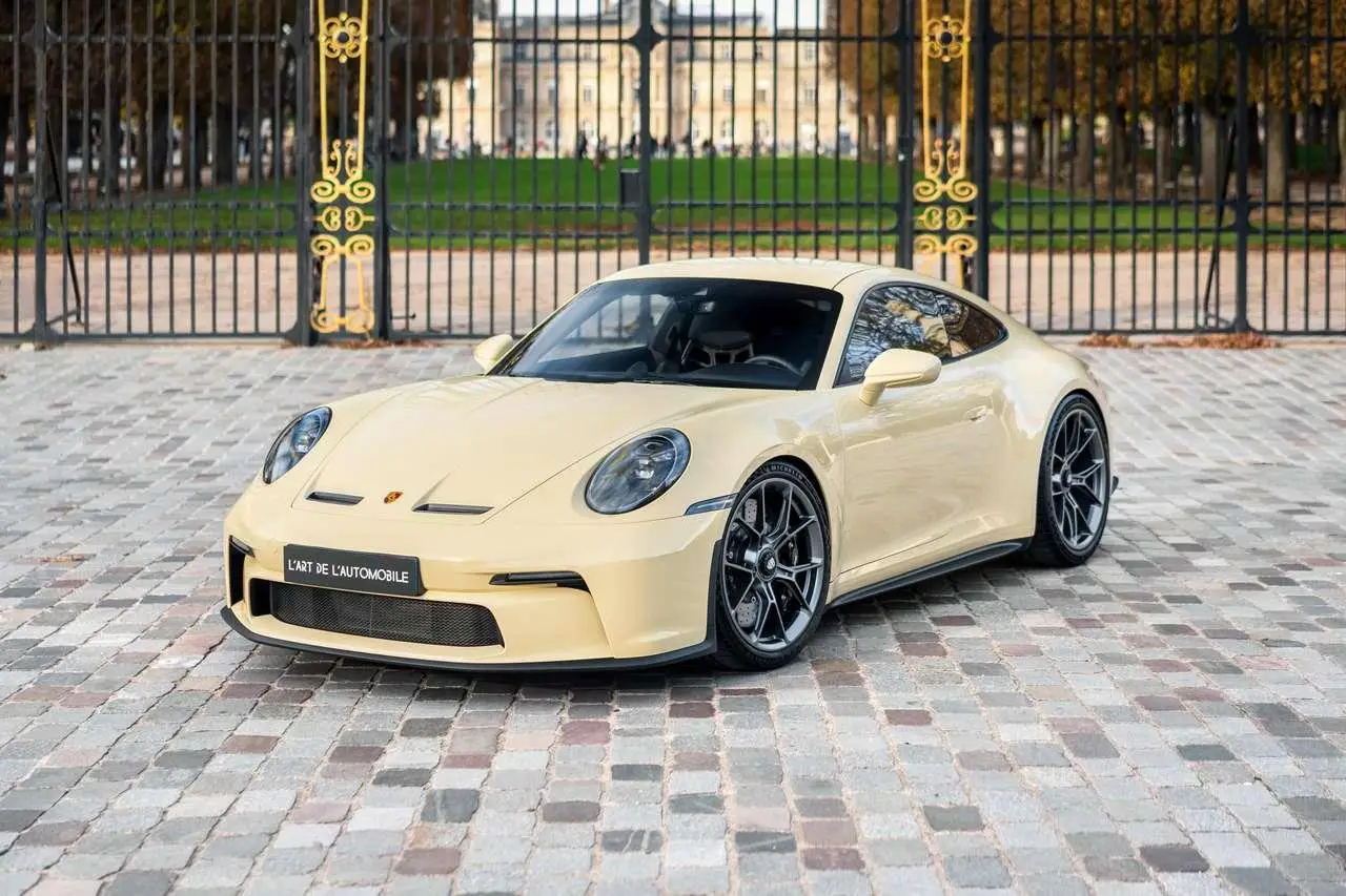 Photo 1 : Porsche 992 2022 Essence