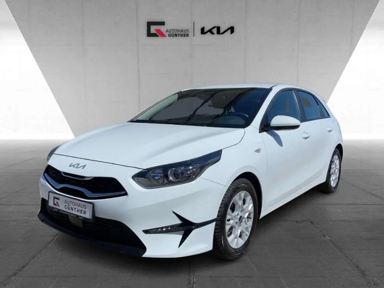 Photo 1 : Kia Ceed 2023 Essence