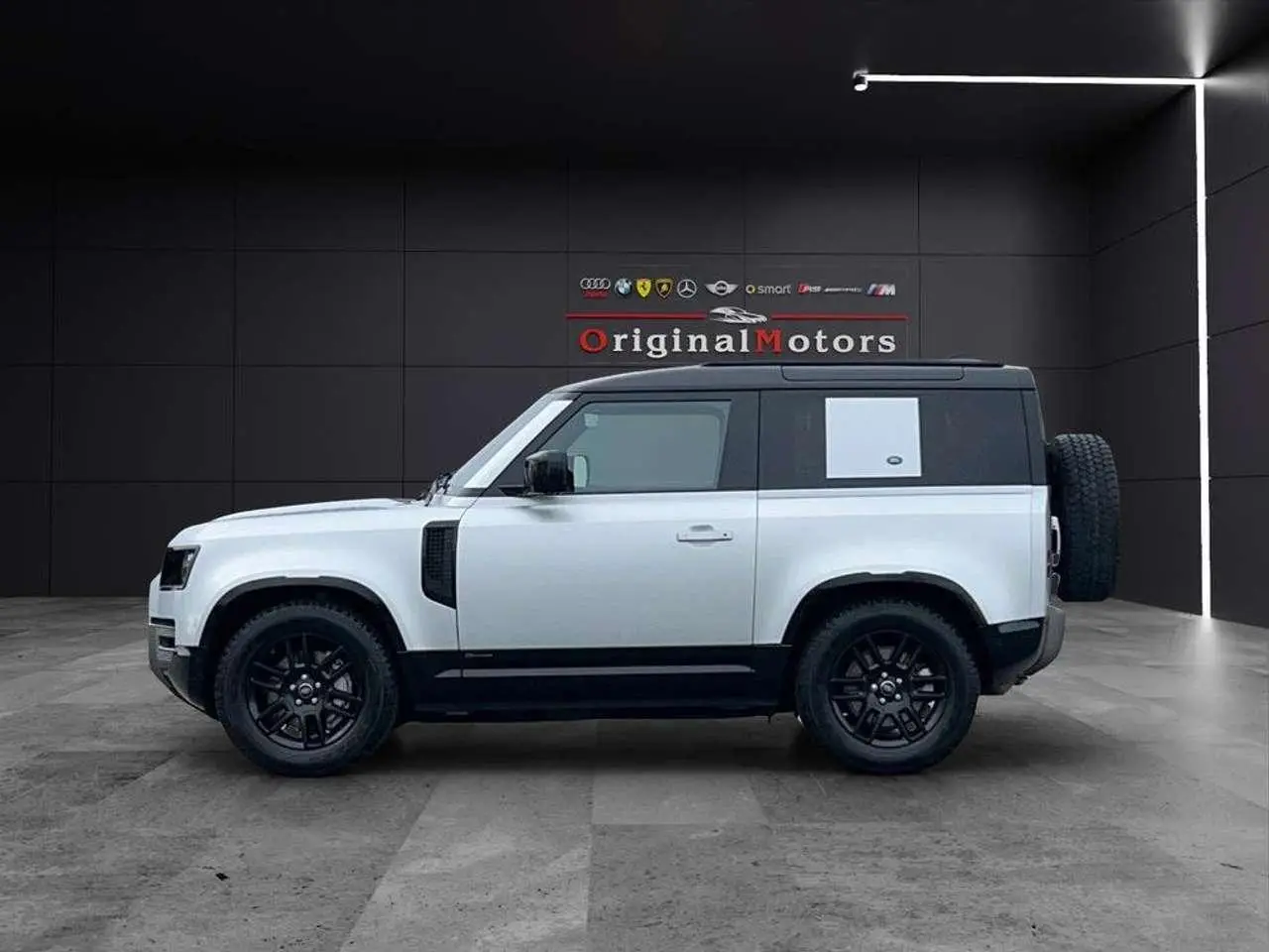 Photo 1 : Land Rover Defender 2021 Hybrid