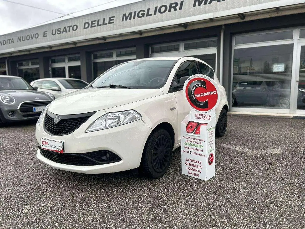 Photo 1 : Lancia Ypsilon 2018 Petrol