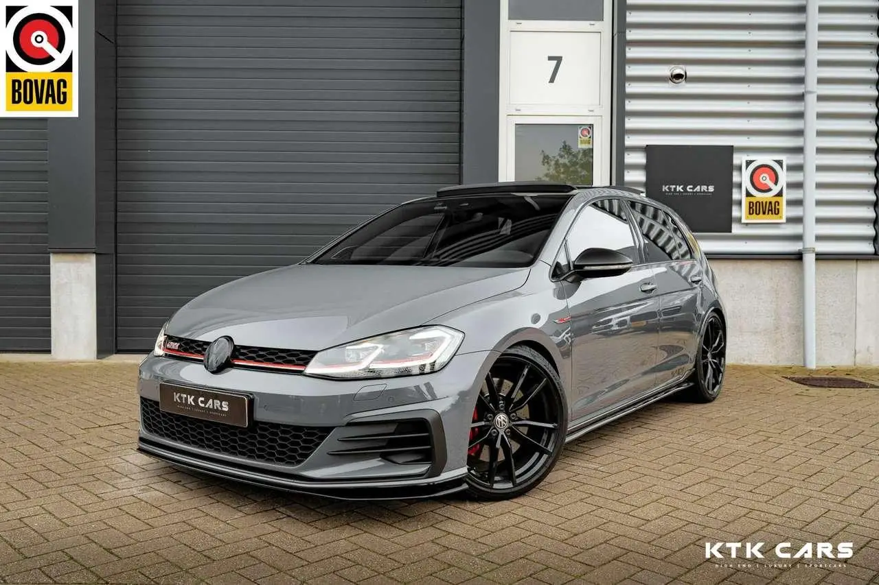 Photo 1 : Volkswagen Golf 2019 Petrol