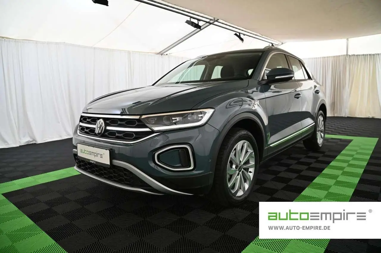 Photo 1 : Volkswagen T-roc 2023 Essence