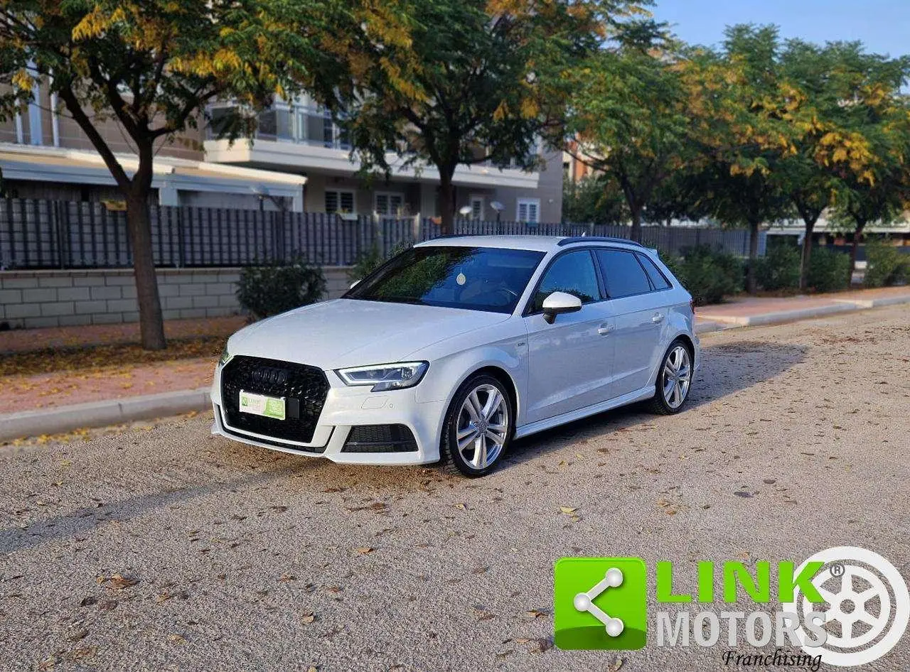 Photo 1 : Audi A3 2018 Diesel