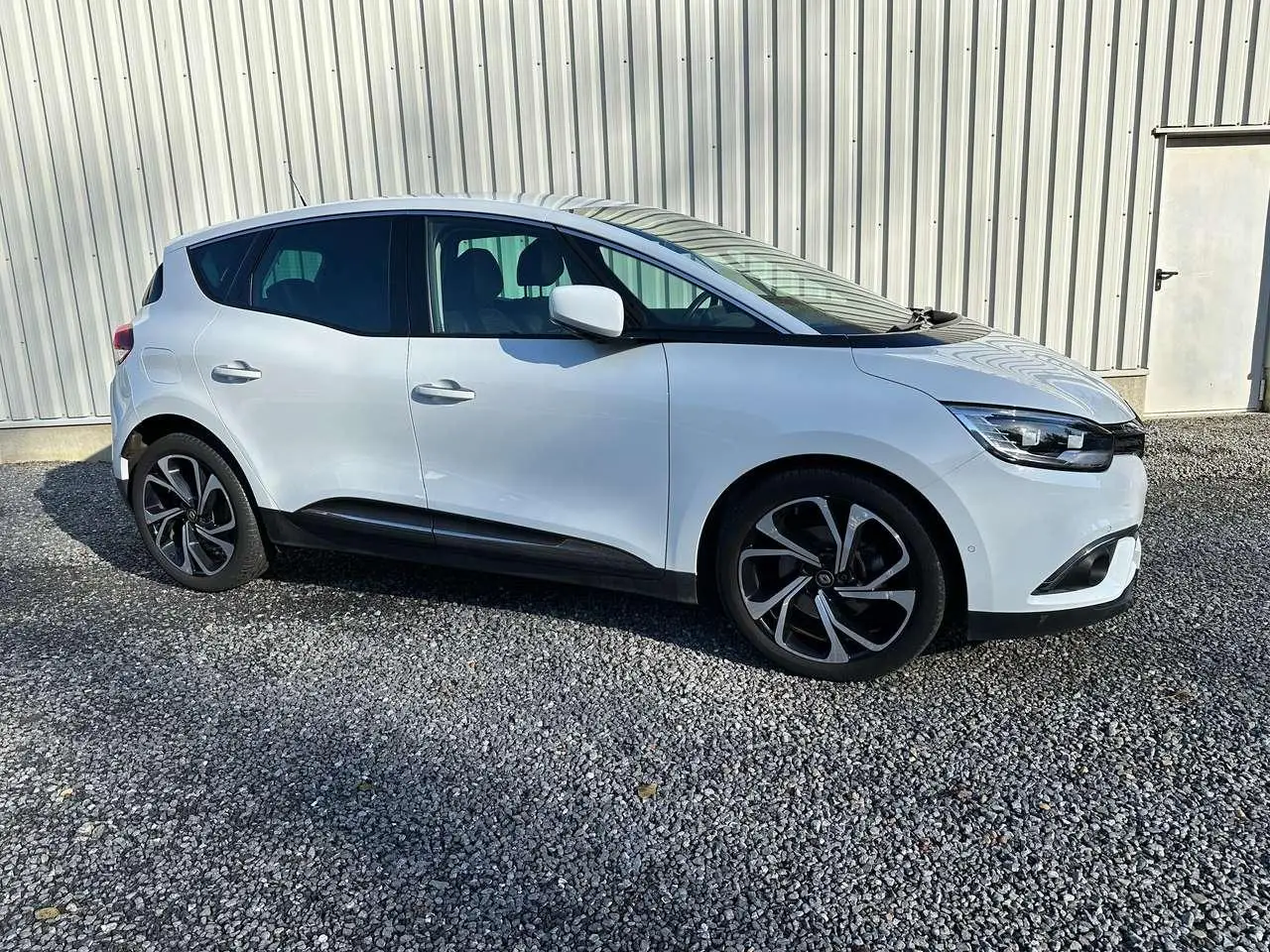 Photo 1 : Renault Scenic 2018 Essence