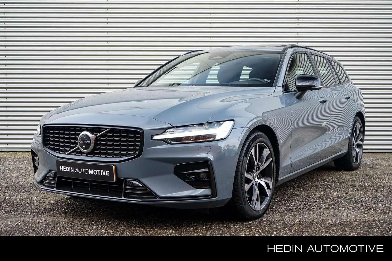 Photo 1 : Volvo V60 2022 Hybride