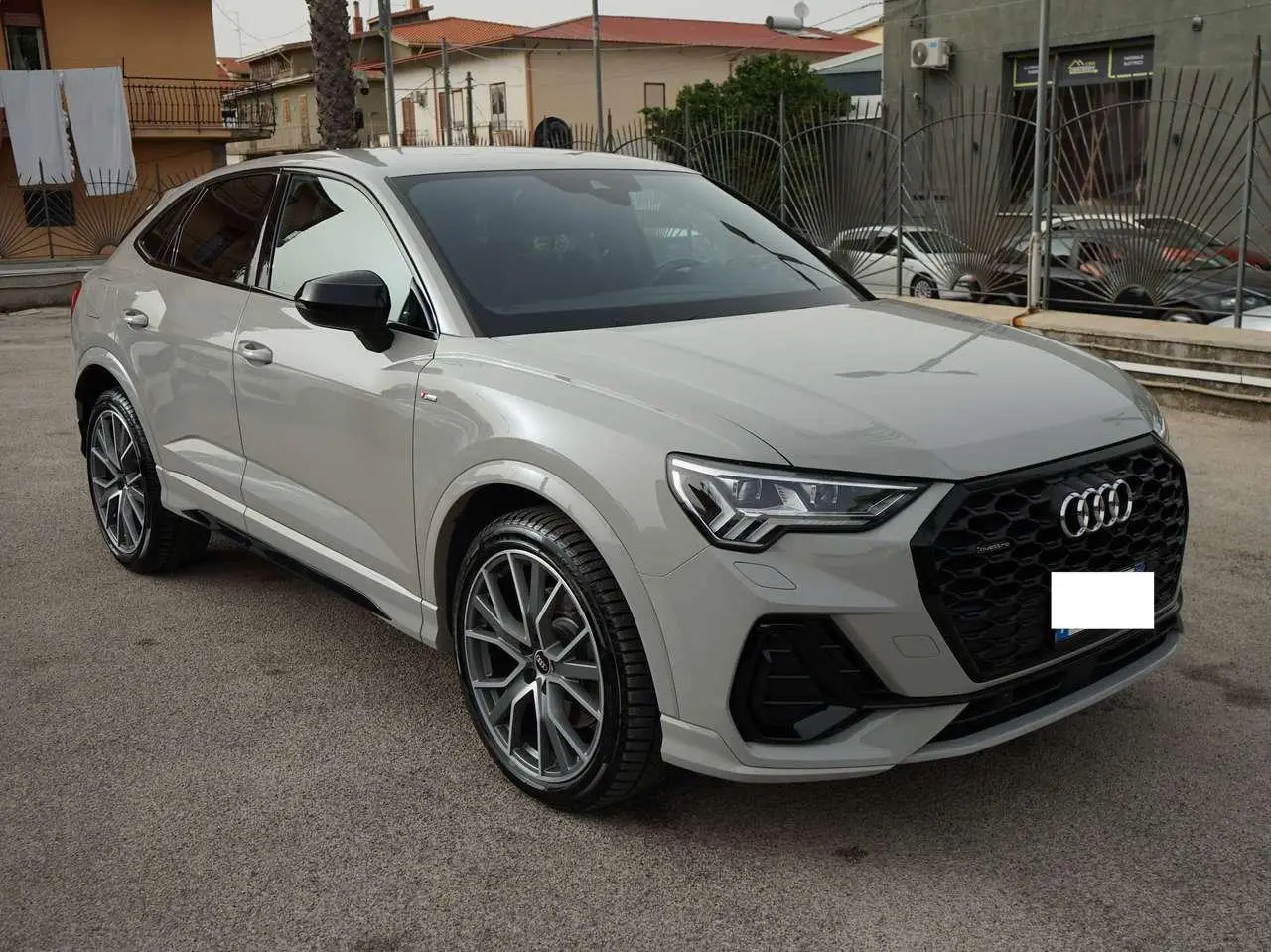 Photo 1 : Audi Q3 2021 Diesel