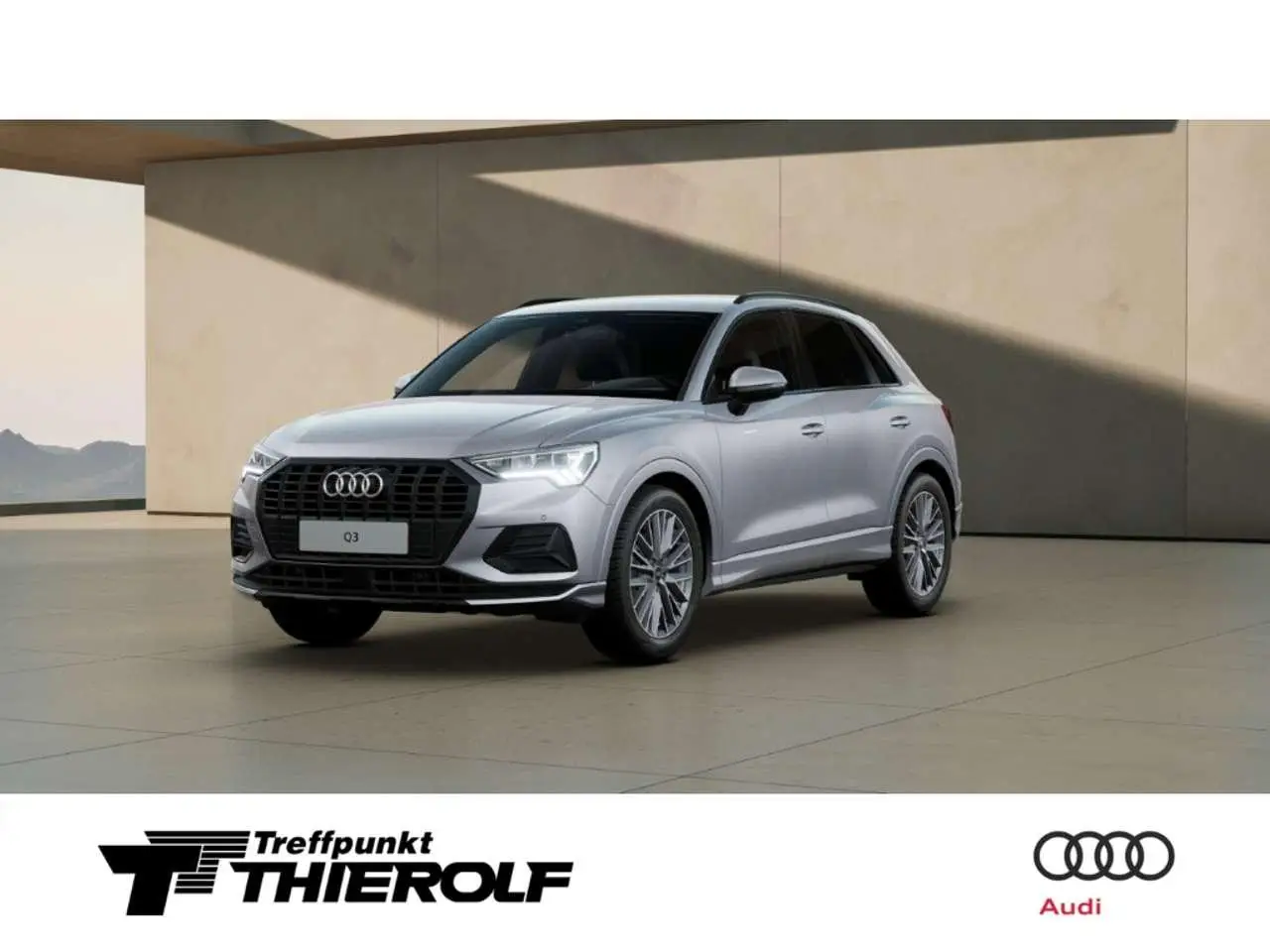 Photo 1 : Audi Q3 2024 Petrol