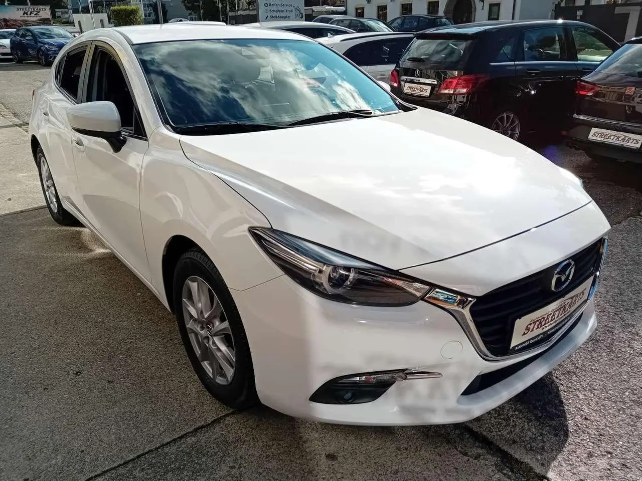 Photo 1 : Mazda 3 2017 Petrol