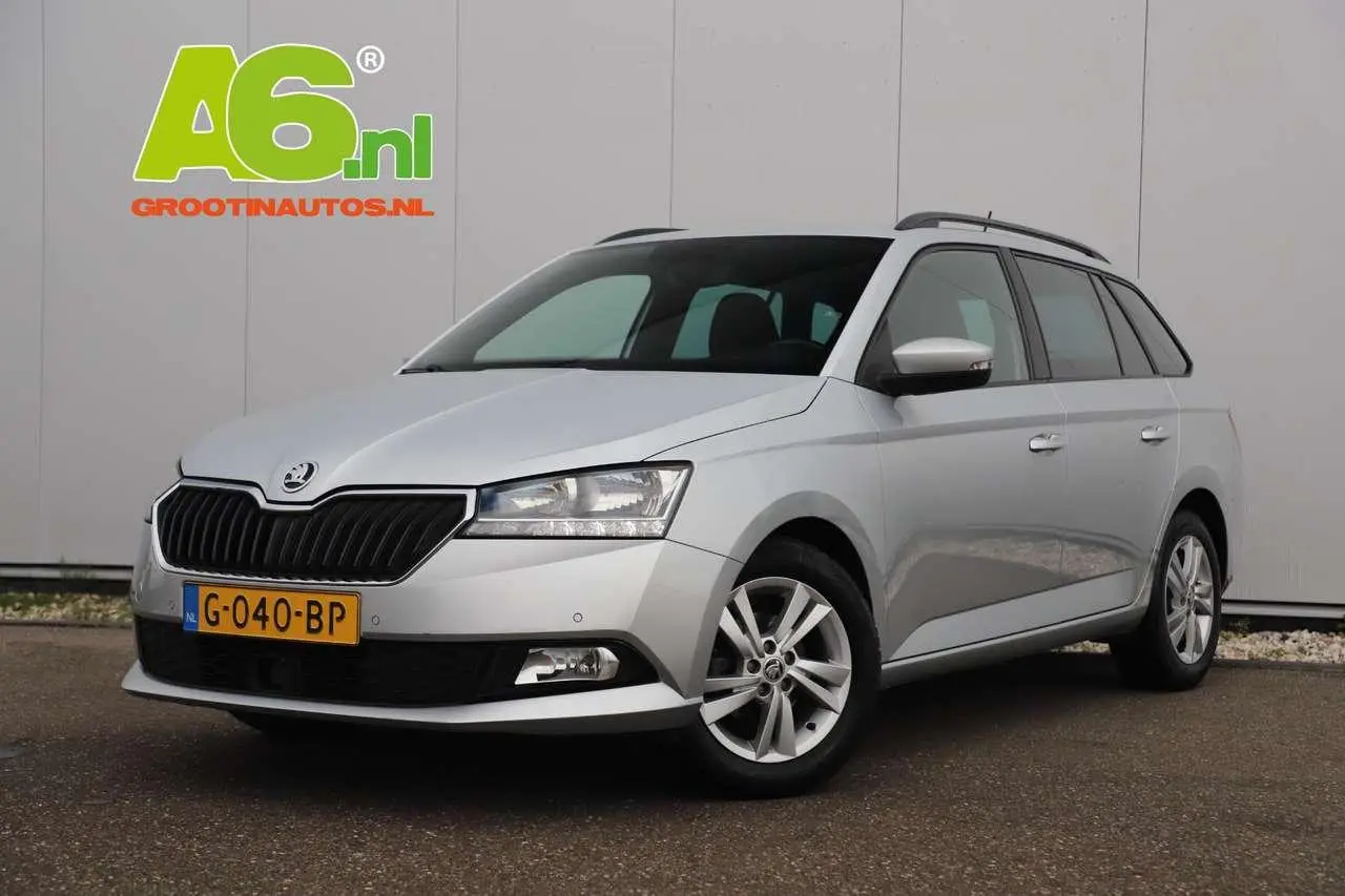 Photo 1 : Skoda Fabia 2019 Petrol