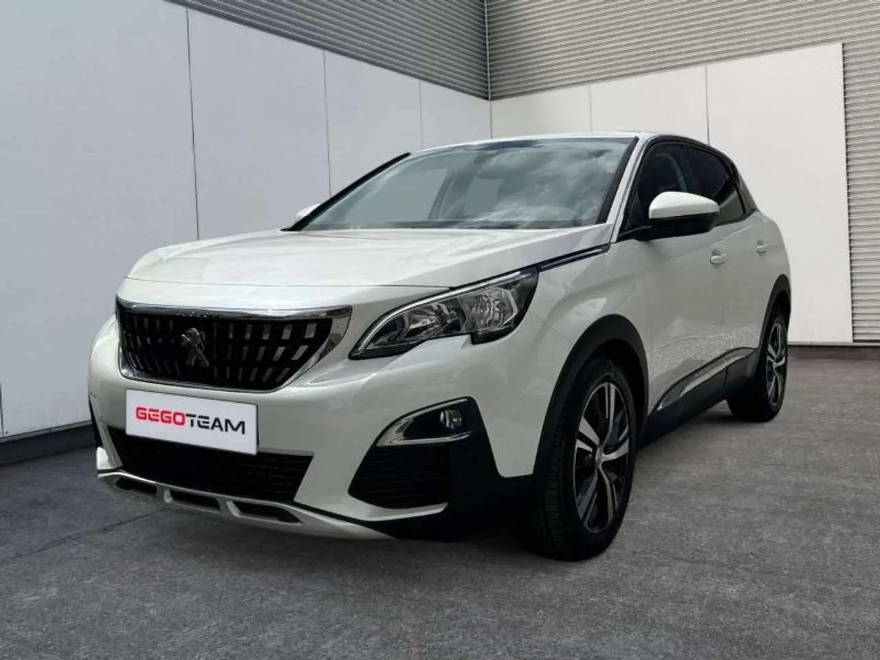 Photo 1 : Peugeot 3008 2017 Essence