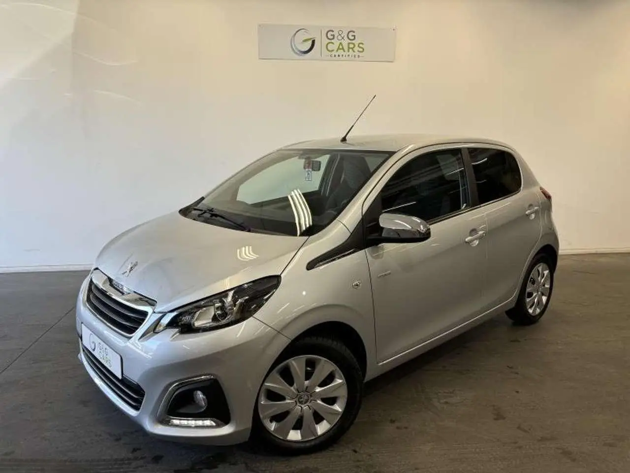 Photo 1 : Peugeot 108 2021 Essence