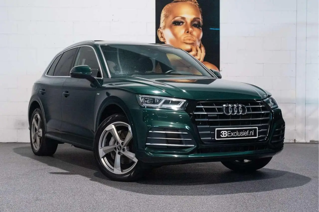 Photo 1 : Audi Q5 2020 Hybride