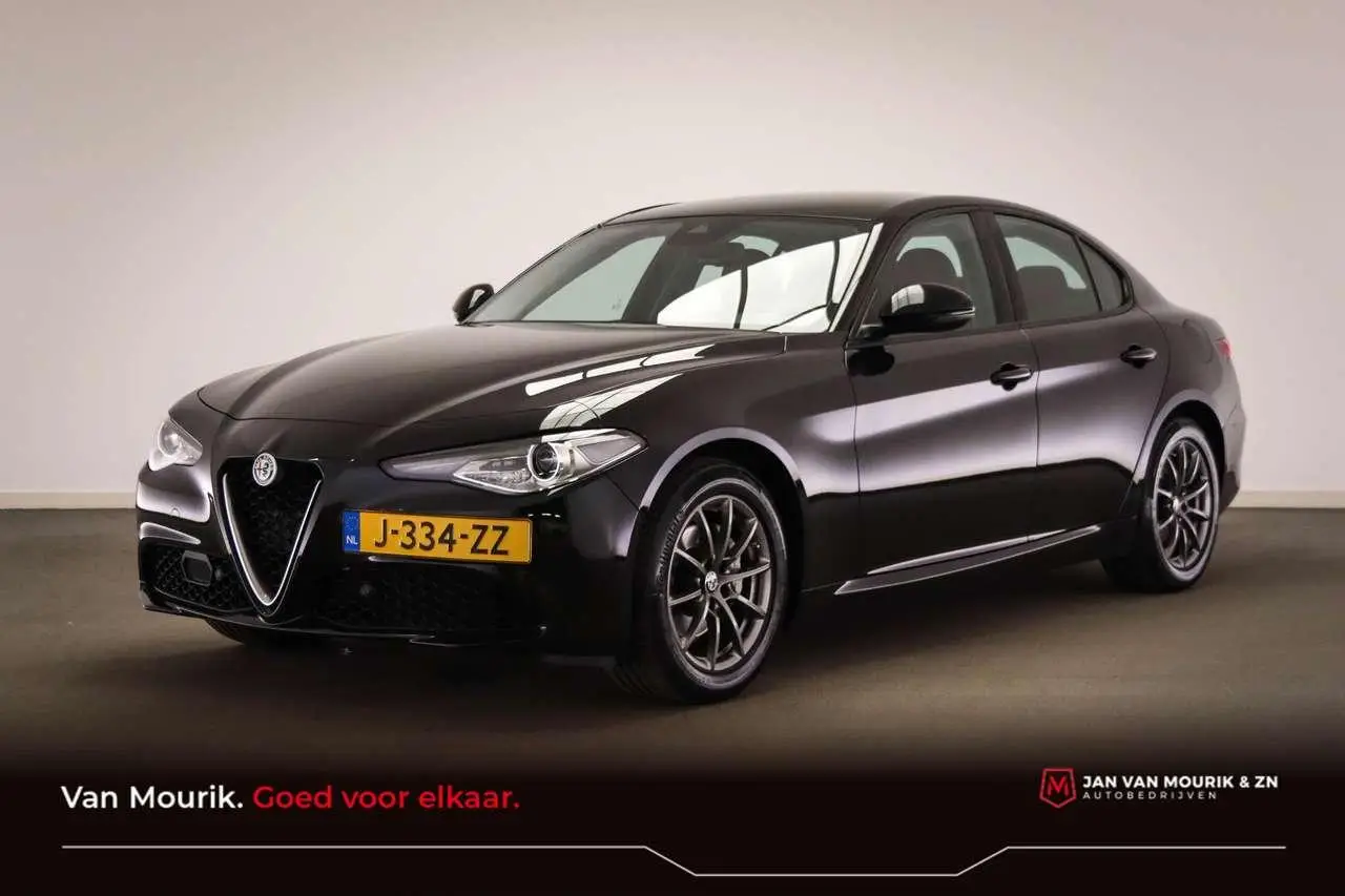 Photo 1 : Alfa Romeo Giulia 2019 Essence