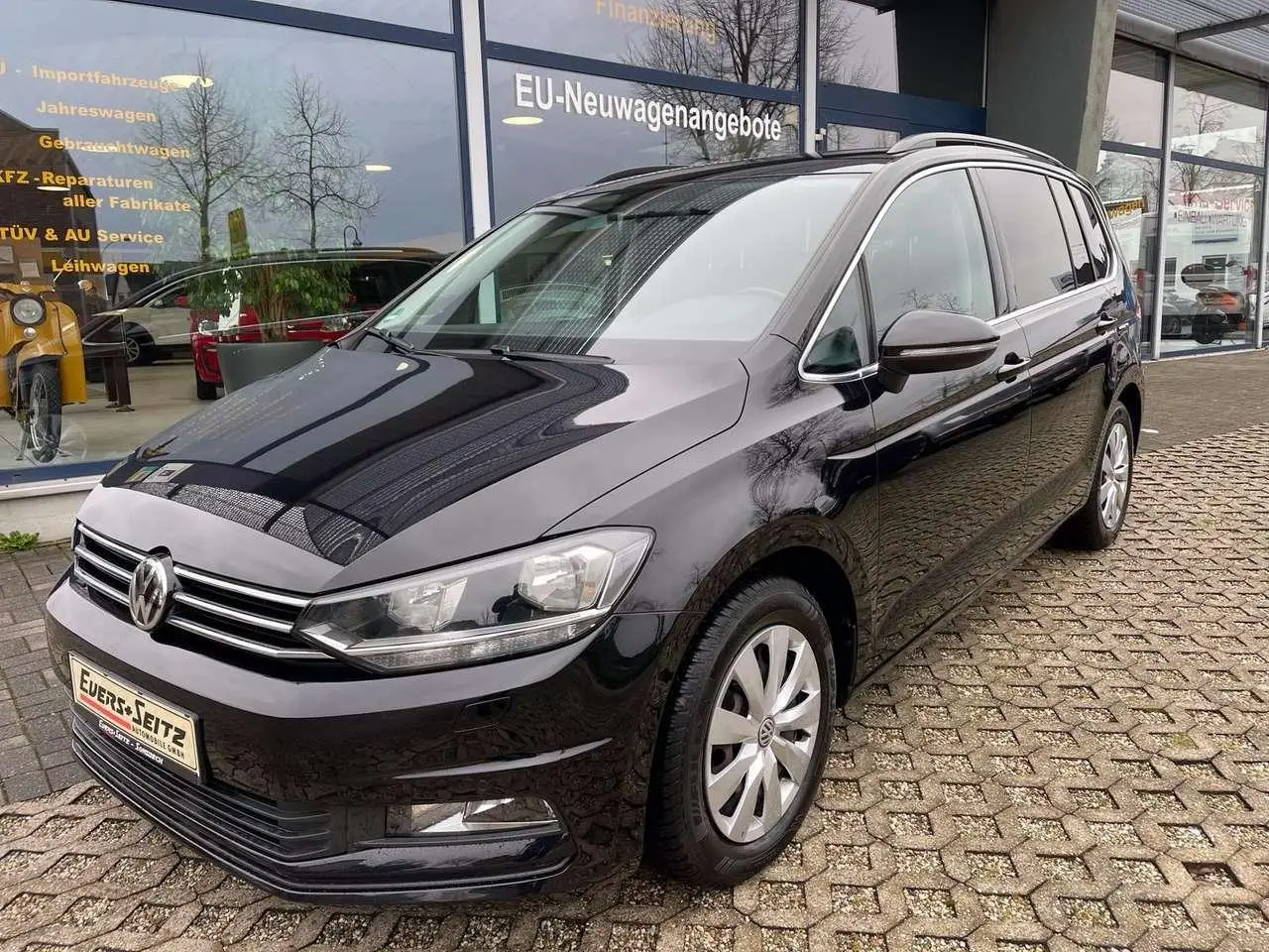 Photo 1 : Volkswagen Touran 2016 Petrol