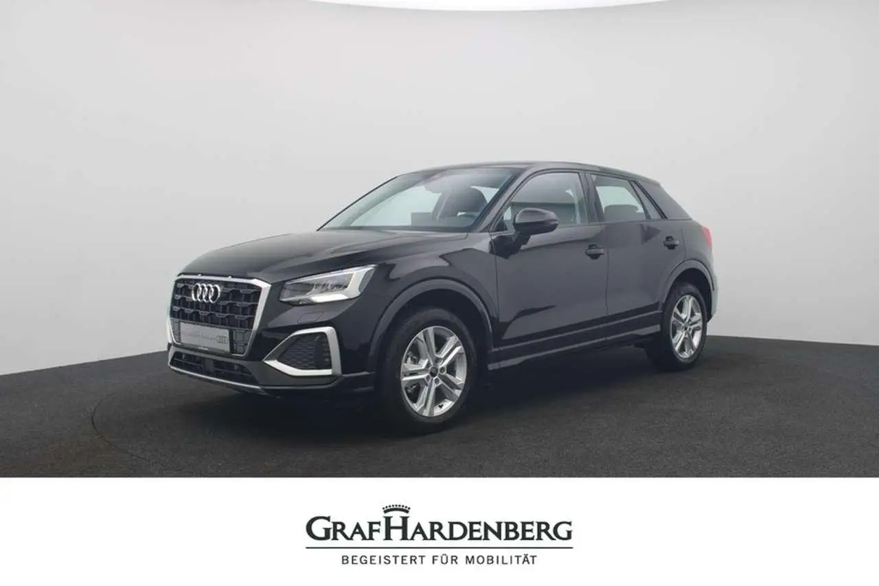 Photo 1 : Audi Q2 2024 Petrol