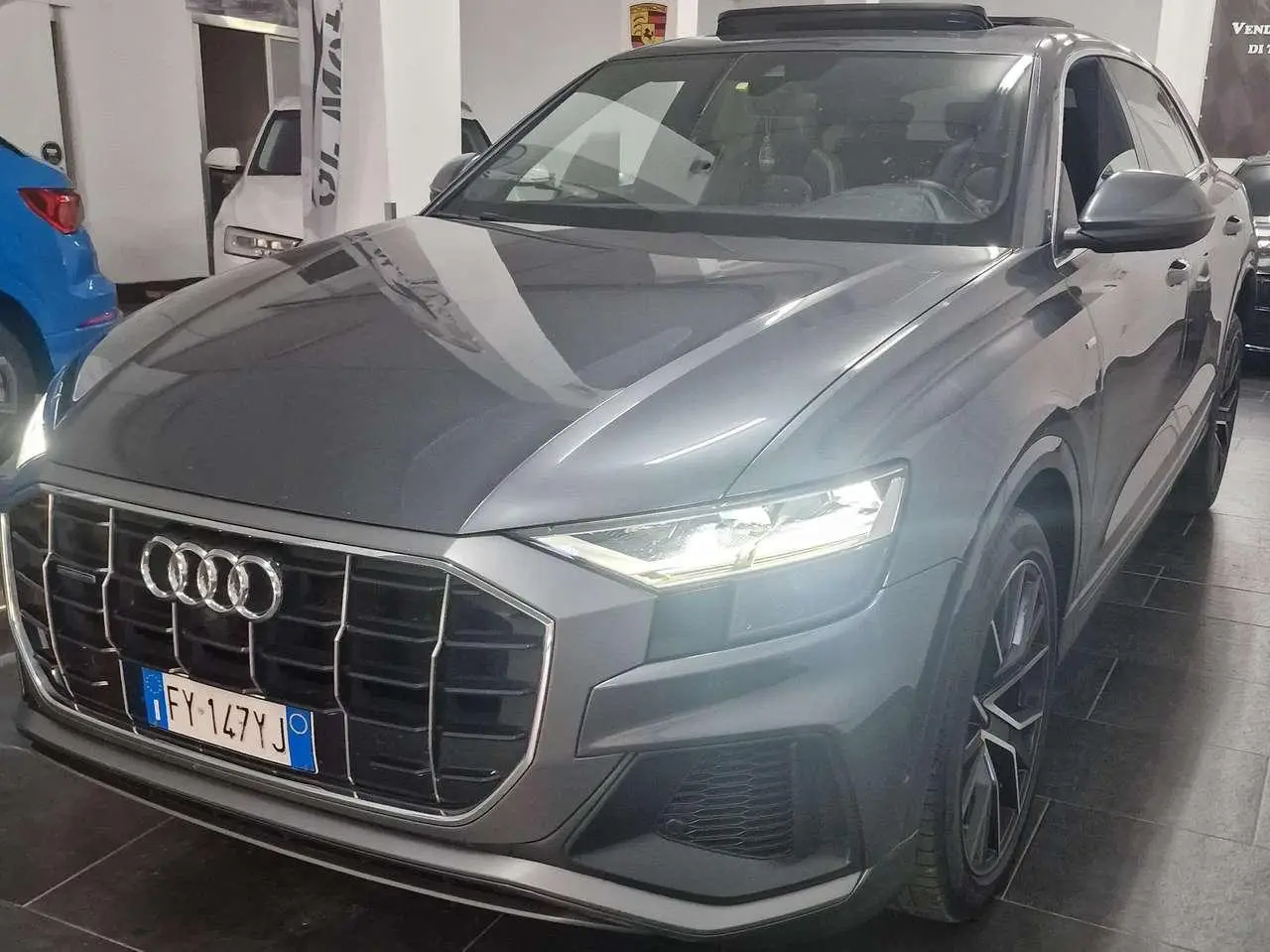 Photo 1 : Audi Q8 2019 Hybrid