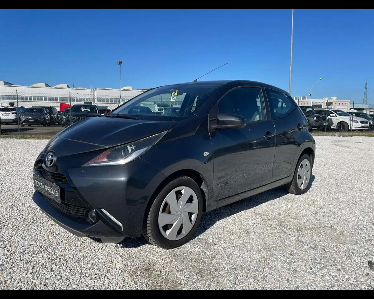 Photo 1 : Toyota Aygo 2015 Petrol