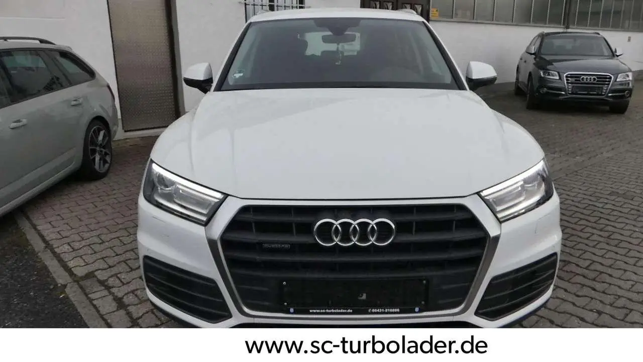 Photo 1 : Audi Q5 2017 Petrol