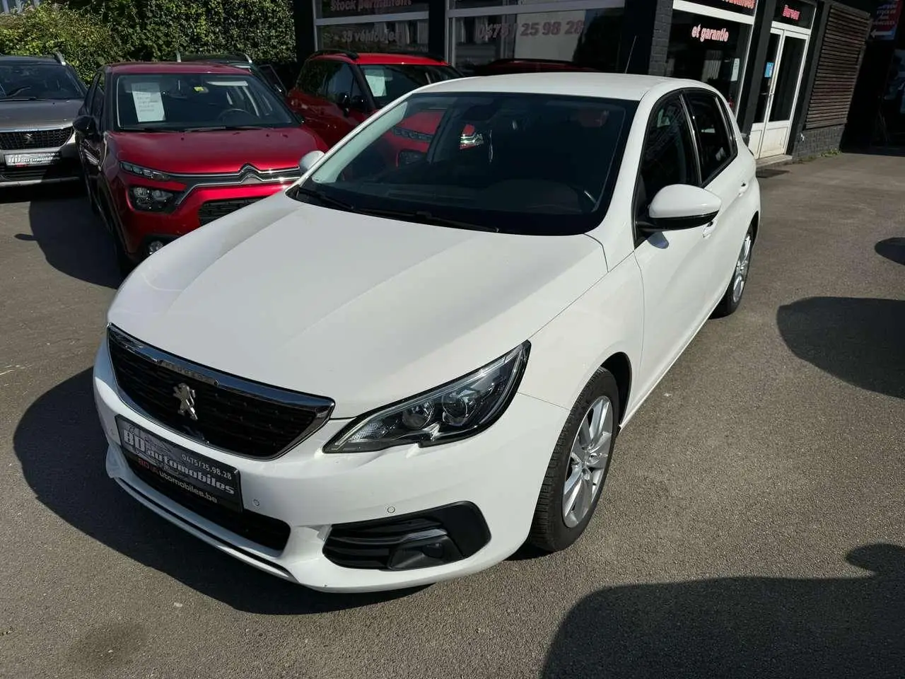 Photo 1 : Peugeot 308 2018 Petrol