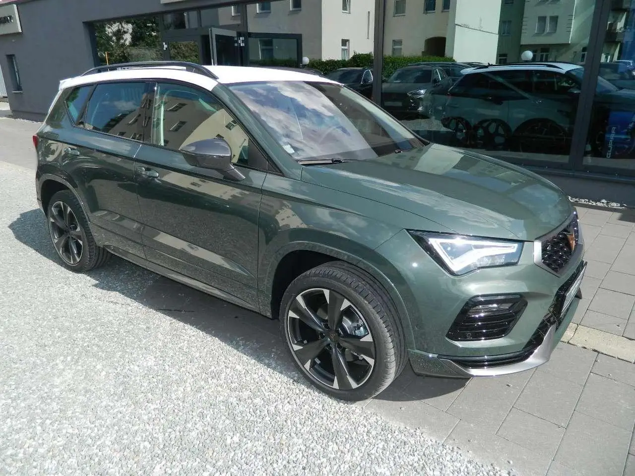 Photo 1 : Cupra Ateca 2024 Petrol