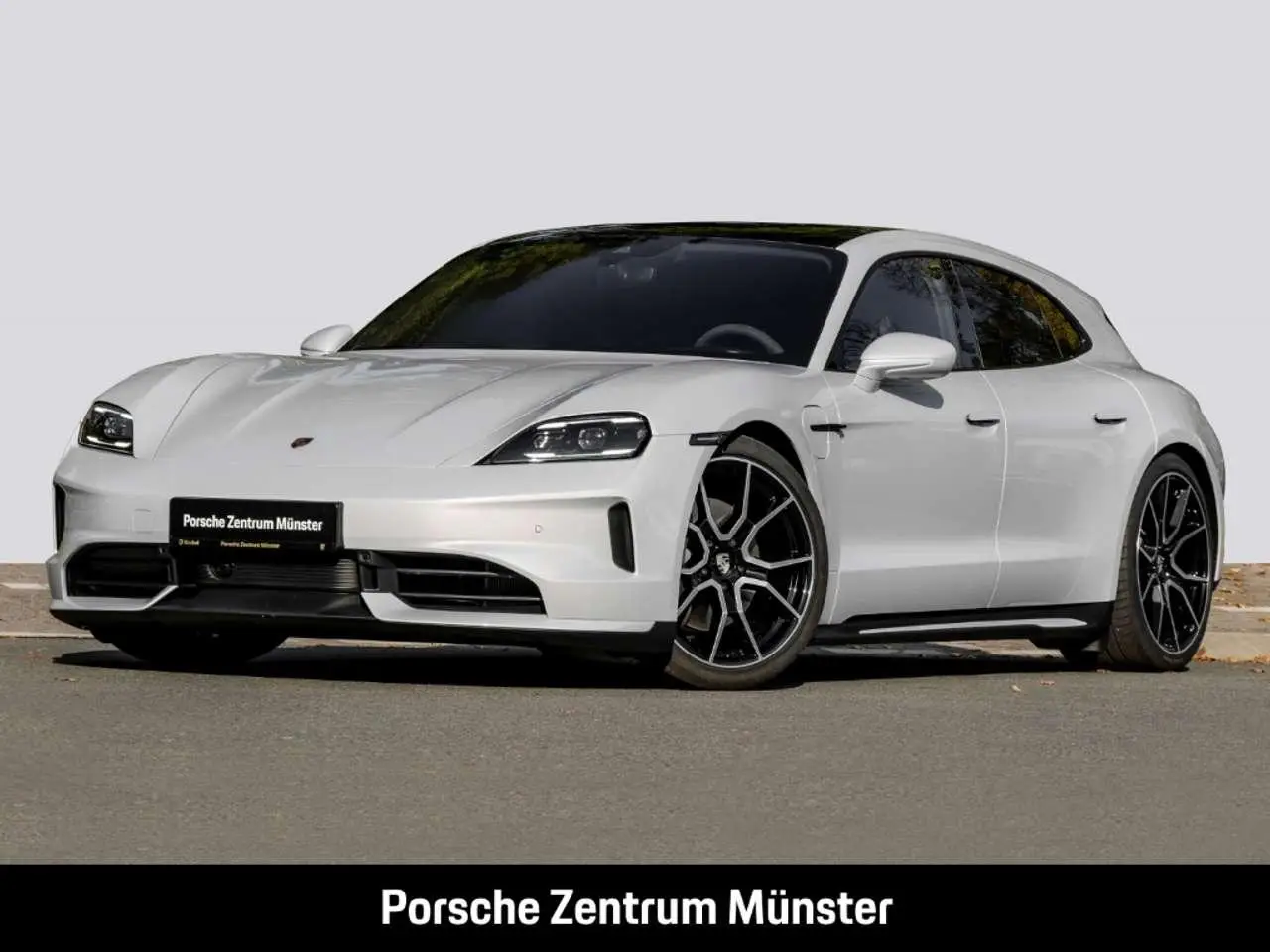 Photo 1 : Porsche Taycan 2024 Electric