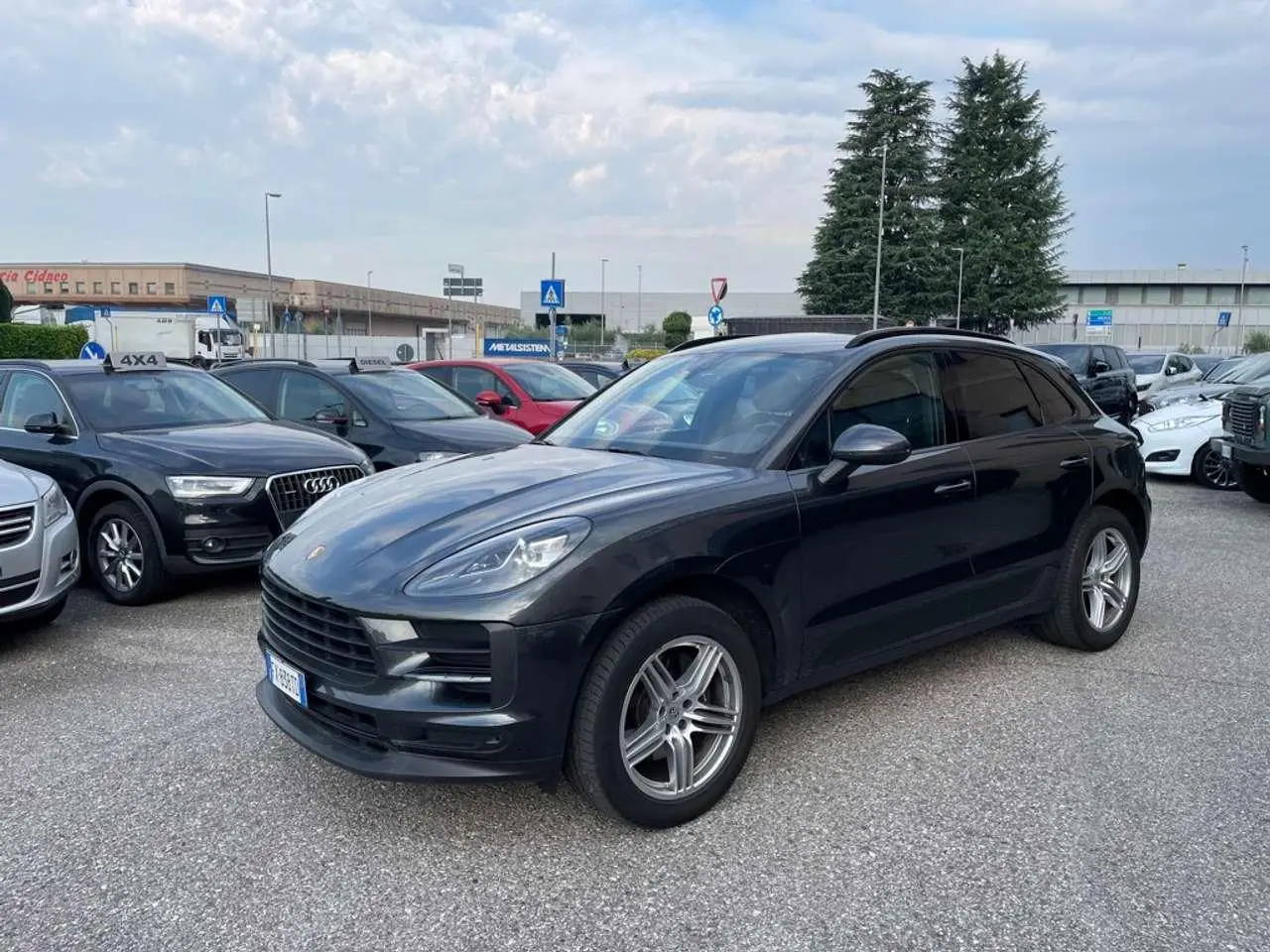 Photo 1 : Porsche Macan 2019 Petrol