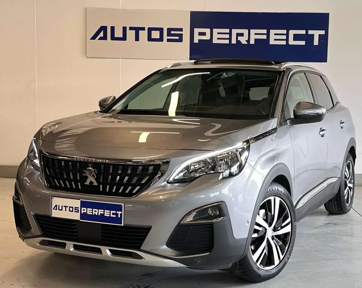 Photo 1 : Peugeot 3008 2019 Petrol