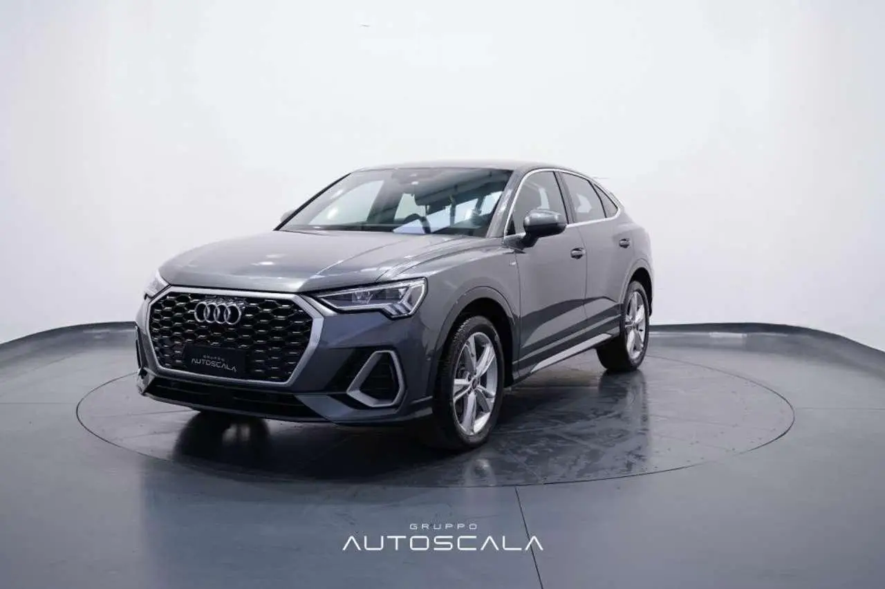 Photo 1 : Audi Q3 2022 Diesel