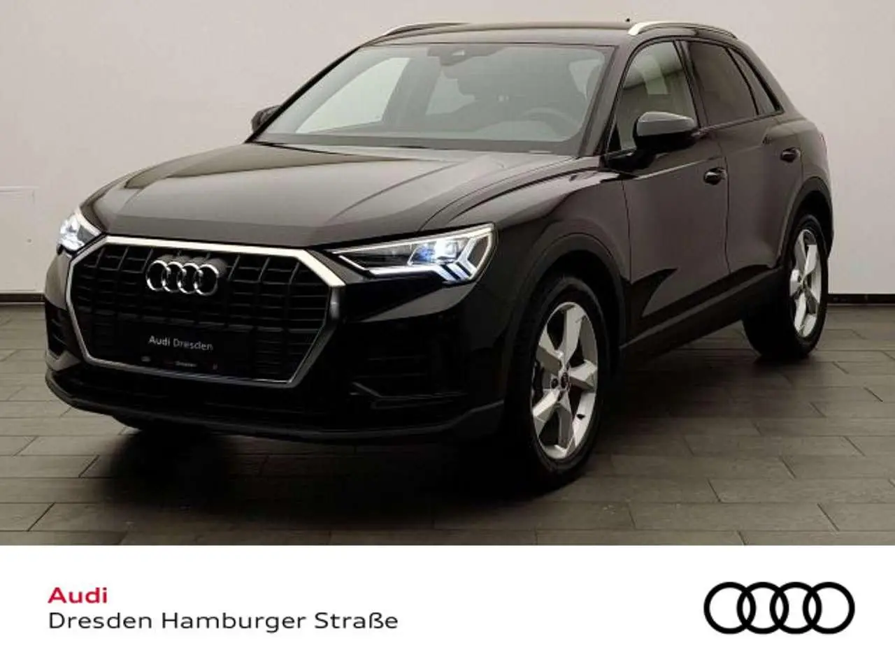 Photo 1 : Audi Q3 2024 Petrol