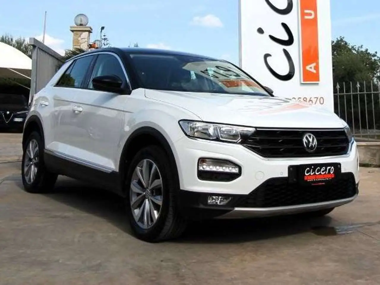 Photo 1 : Volkswagen T-roc 2019 Petrol