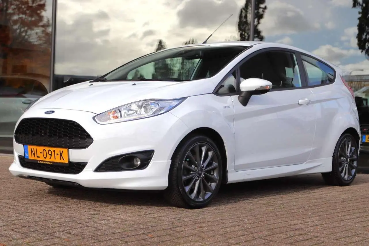 Photo 1 : Ford Fiesta 2017 Petrol