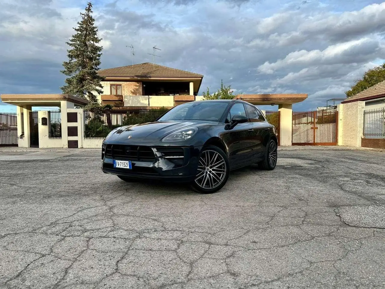 Photo 1 : Porsche Macan 2019 Petrol