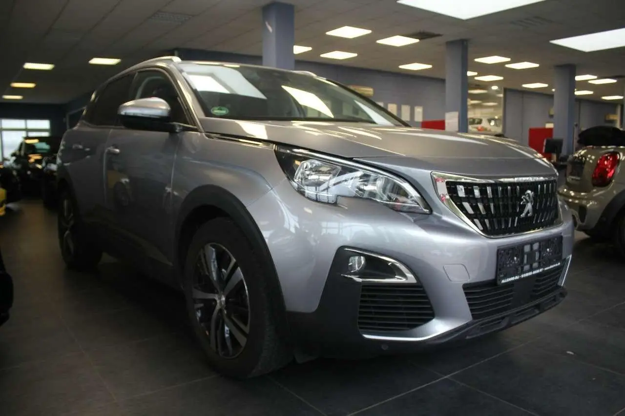 Photo 1 : Peugeot 3008 2019 Petrol