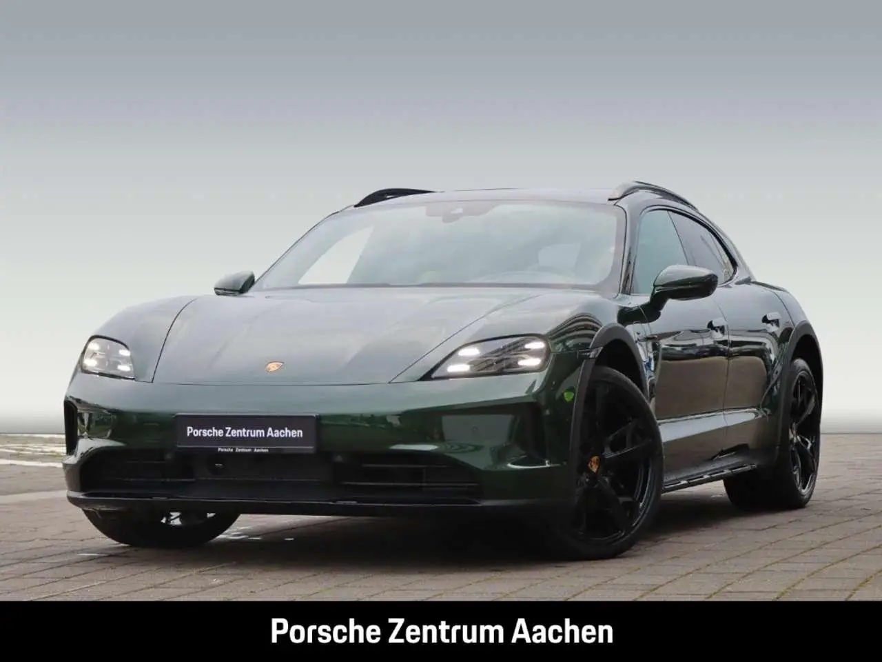 Photo 1 : Porsche Taycan 2024 Electric