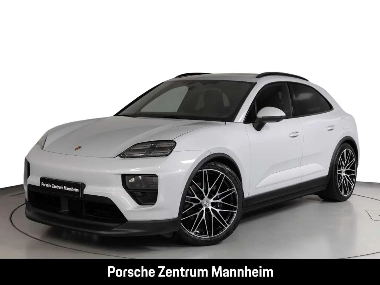 Photo 1 : Porsche Macan 2024 Electric