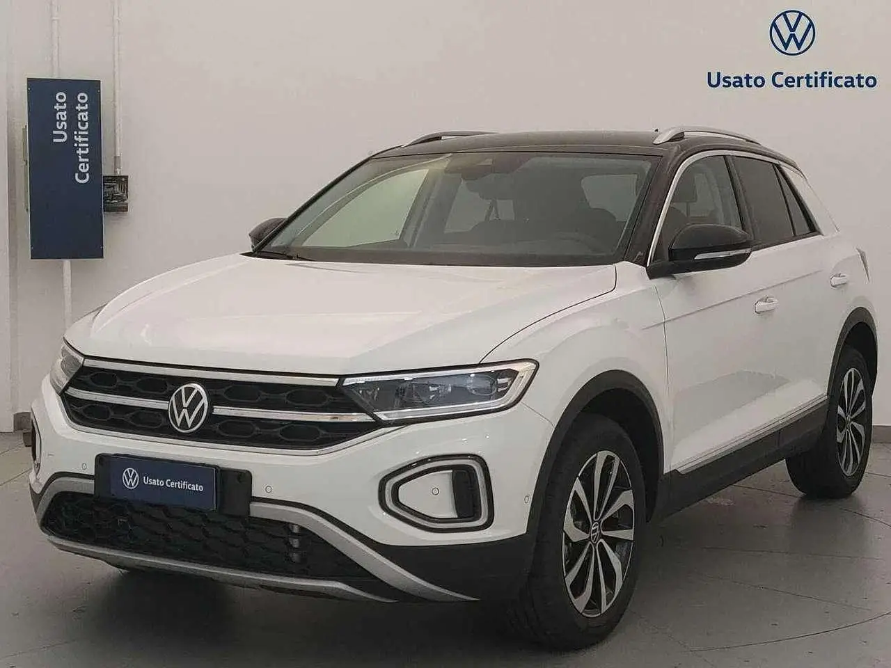 Photo 1 : Volkswagen T-roc 2024 Petrol