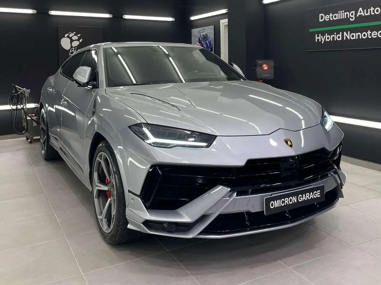 Photo 1 : Lamborghini Urus 2023 Essence