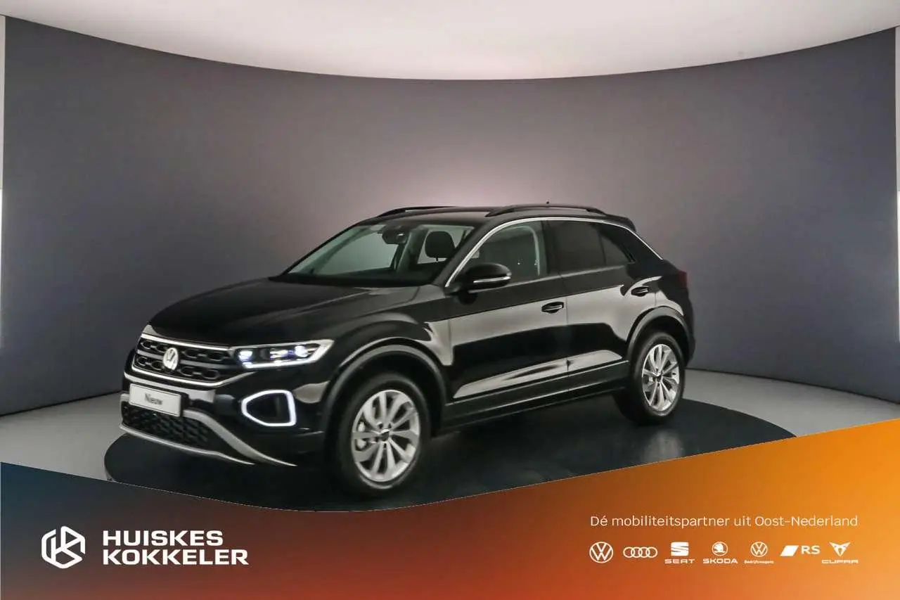 Photo 1 : Volkswagen T-roc 2024 Petrol