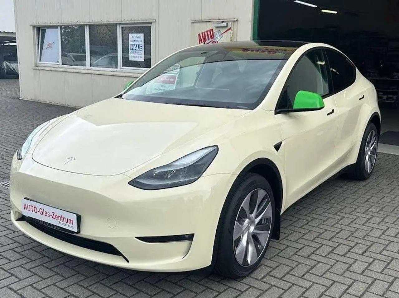 Photo 1 : Tesla Model Y 2024 Électrique