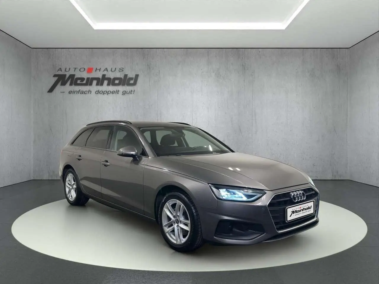 Photo 1 : Audi A4 2021 Petrol