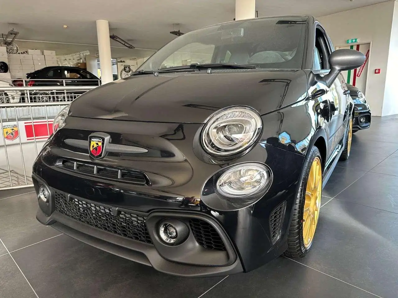 Photo 1 : Abarth 695 2024 Petrol