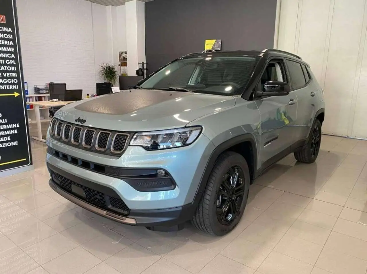 Photo 1 : Jeep Compass 2024 Hybrid