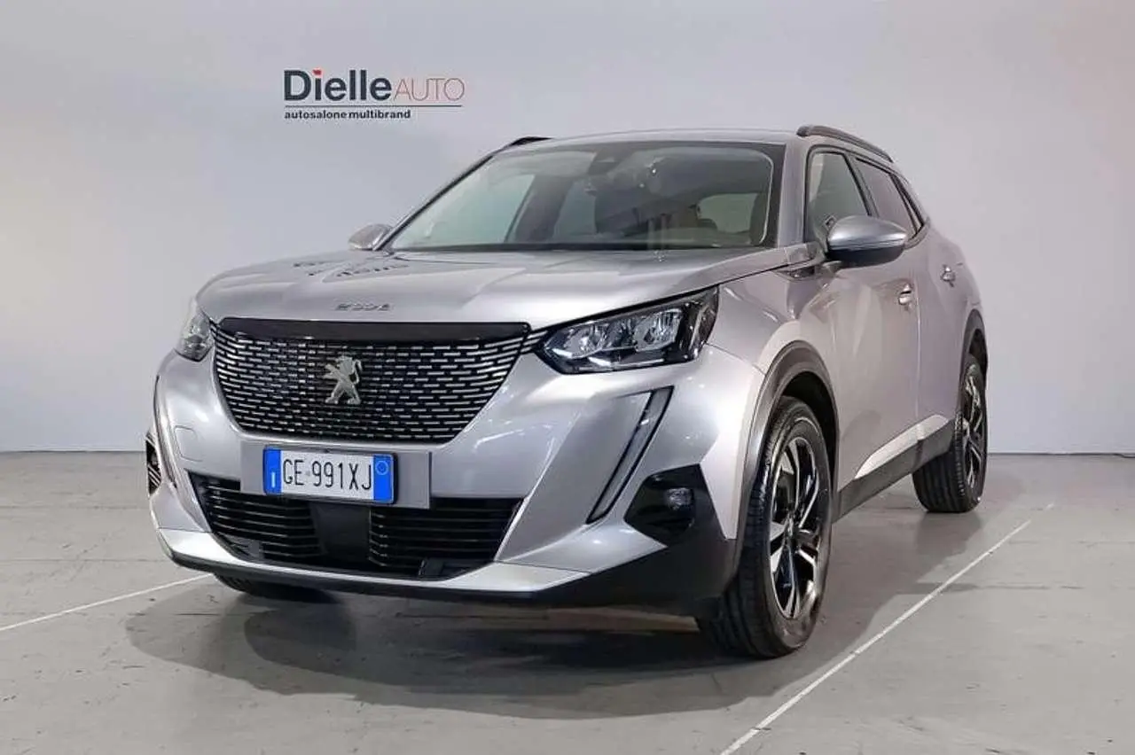 Photo 1 : Peugeot 2008 2021 Essence