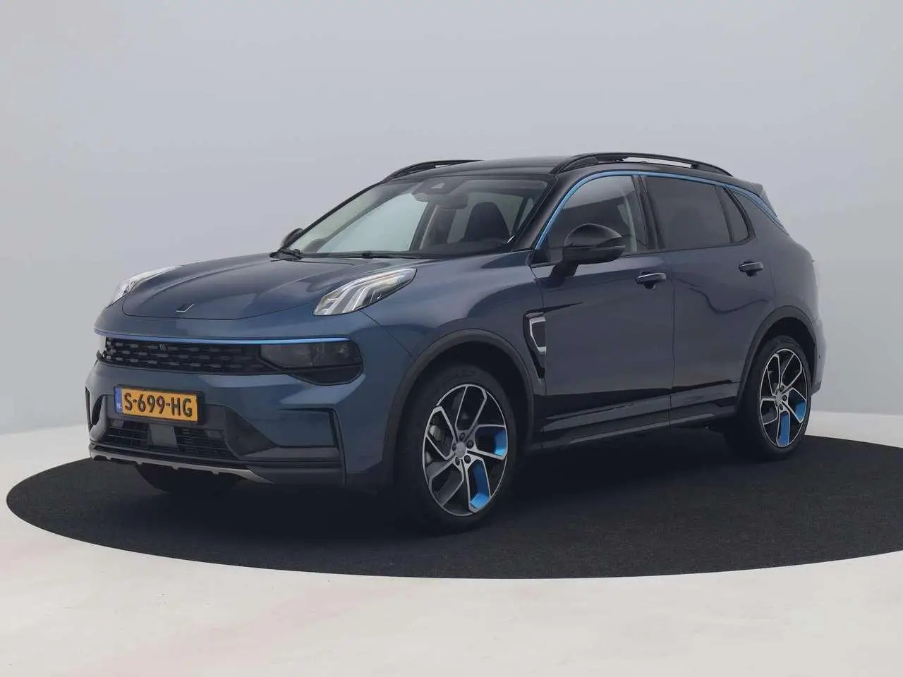 Photo 1 : Lynk & Co 01 2023 Hybrid