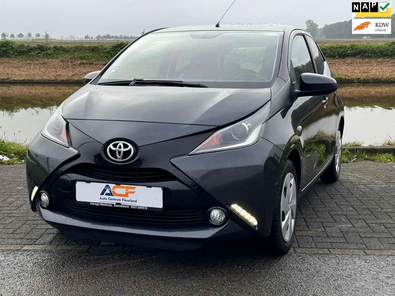 Photo 1 : Toyota Aygo 2017 Petrol