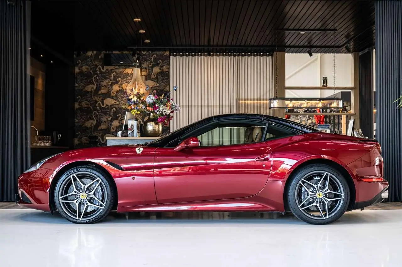 Photo 1 : Ferrari California 2016 Essence