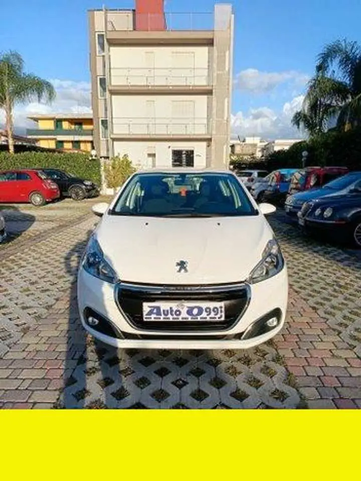 Photo 1 : Peugeot 208 2016 Petrol