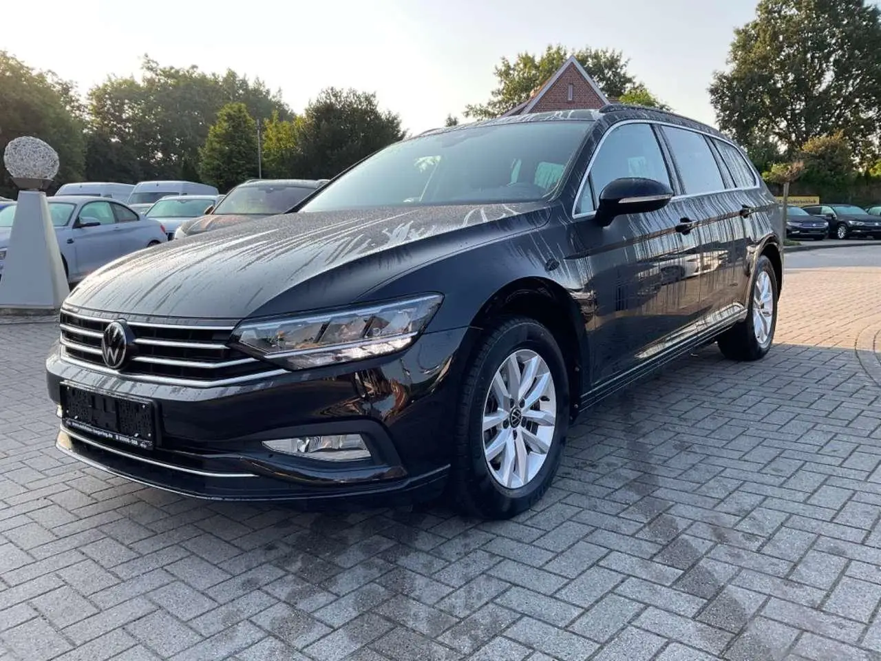 Photo 1 : Volkswagen Passat 2022 Petrol